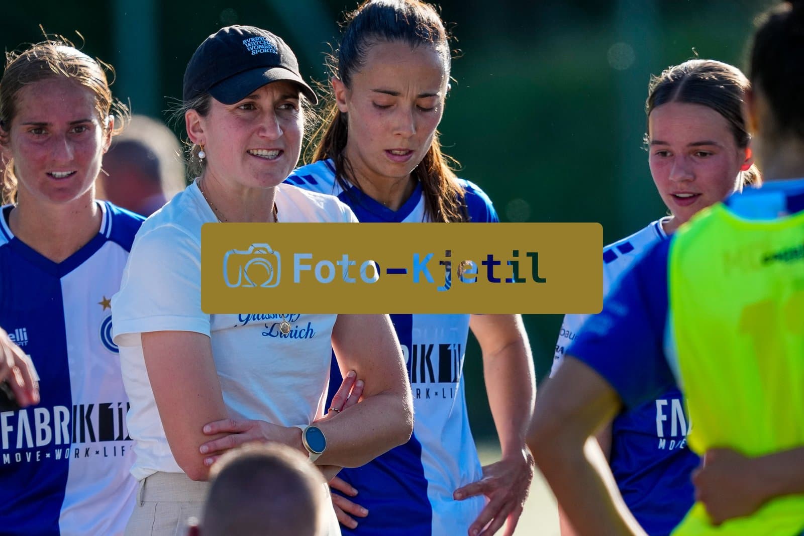 Schweiz: AXA Women's Super League 2025/26, FC Aarau Frauen vs GC Frauenfussball - Sportanlage Schachen, Aarau: Cheftrainer Laura Vetterlein (Grasshoppers) nach dem Spiel