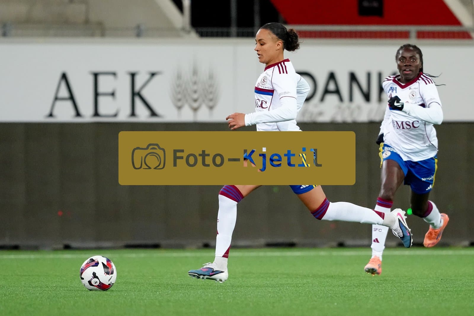 Schweiz: AXA Women's Super League 2025/26, FC Thun vs Servette FC Chenois Feminin - Stockhorn Arena, Thun: Maeva Stacy Salomon (7 Servette FC) in Aktion