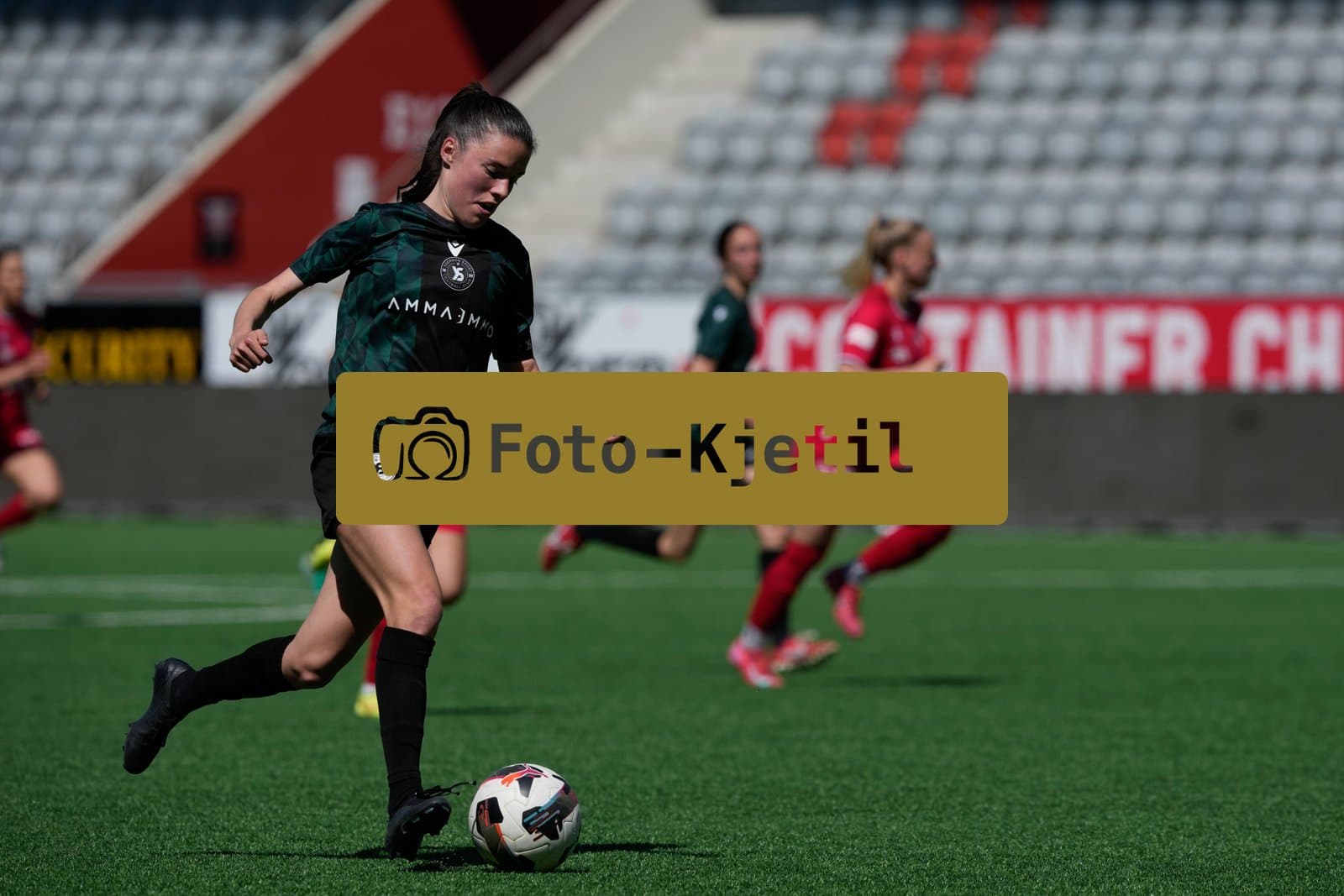 Schweiz: AXA Women's Super League 2025/26, FC Thun vs Yverdon Sport FC - Stockhorn Arena, Thun: Chloe Marie Anne Le Franc (10 Yverdon)