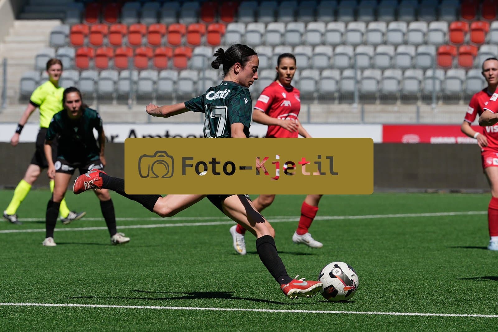 Schweiz: AXA Women's Super League 2025/26, FC Thun vs Yverdon Sport FC - Stockhorn Arena, Thun: Ilona Guede Redondo (17 Yverdon)