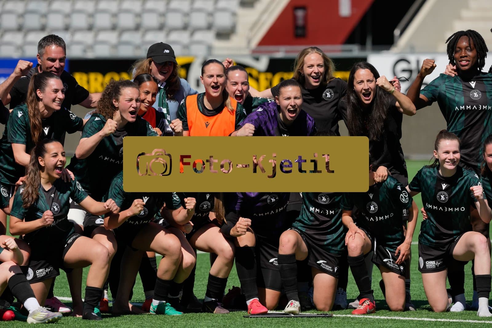 Schweiz: AXA Women's Super League 2025/26, FC Thun vs Yverdon Sport FC - Stockhorn Arena, Thun: Elise Marie Boccali (6 Yverdon), Michelle Sager (31 Yverdon), Emeline von Dach (5 Yverdon), Carina Da Costa Vilela (7 Yverdon), Laura Nadine Droz (1 Yverdon), Audrey Remy (13 Yverdon), Maelle Savoie Poitras (14 Yverdon), Andrea Maddalen Sierra Larrauri (2 Yverdon), Maeva Sogan (16 Yverdon) und Ines Khiri (9 Yverdon) nach dem Sieg gegen den FC Thun