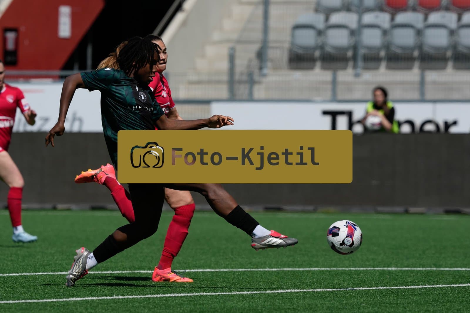 Schweiz: AXA Women's Super League 2025/26, FC Thun vs Yverdon Sport FC - Stockhorn Arena, Thun: Ilona Guede Redondo (17 Yverdon)