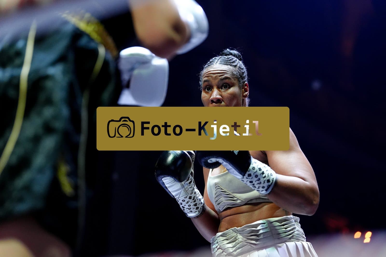 Schweiz: Boxen statt Theater 2026 - Stadttheater, Bern: Zarah Fairn (Frankreich) vs Cristina Mazzotta (Italien)