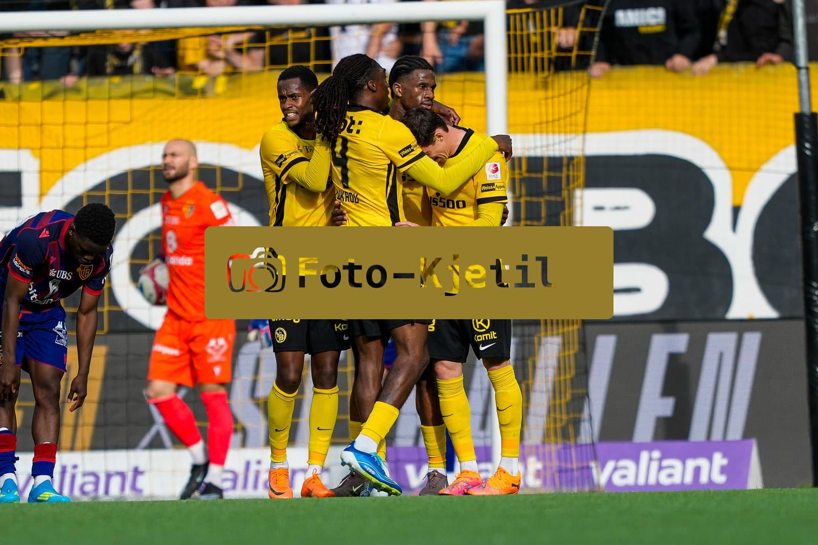 Schweiz: Brack Super League 2025/26, BSC Young Boys vs FC Basel 1893 - Wankdorf Stadion, Bern: Christian Fassnacht (16 YB) jubelt nach seinem Tor zum 3:0 mit dem Team