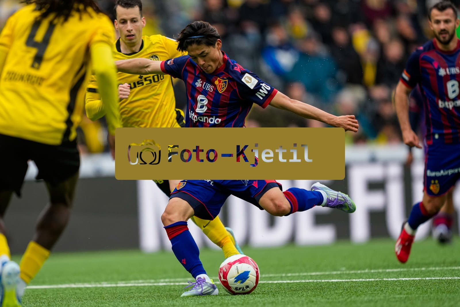 Schweiz: Brack Super League 2025/26, BSC Young Boys vs FC Basel 1893 - Wankdorf Stadion, Bern: Keigo Tsunemoto (6 FCB) in Aktion