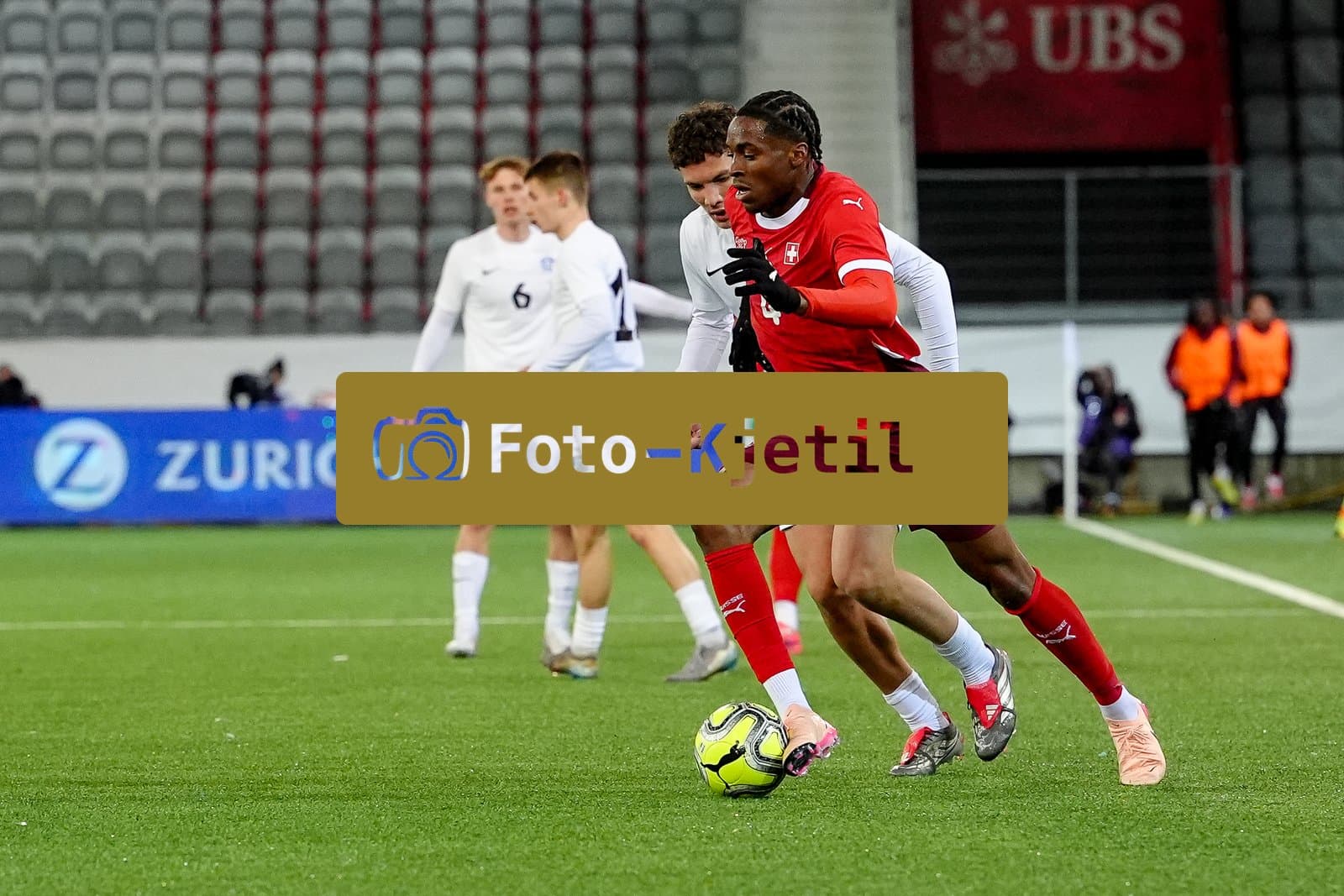 Schweiz: EM-Qualifikation U21 2026, Schweiz vs Estland - Stockhorn Arena, Thun: Bruno Ogbus (4 Men Switzerland)