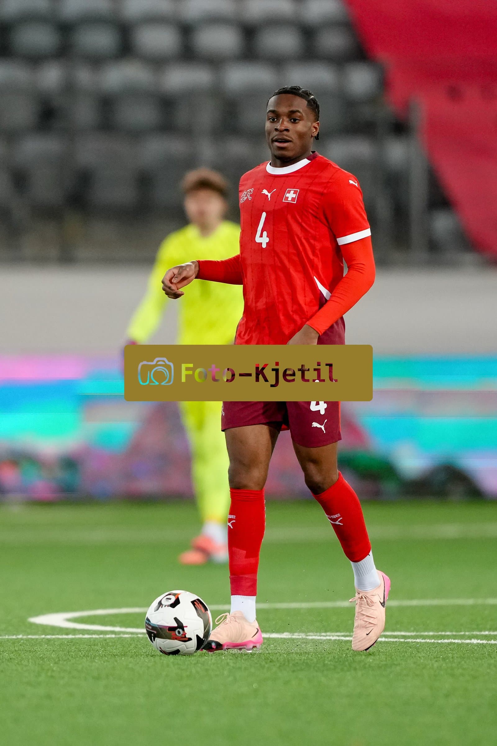Schweiz: EM-Qualifikation U21 2026, Schweiz vs Färöer-Inseln - Stockhorn Arena, Thun: Bruno Ogbus (4 Men Switzerland)