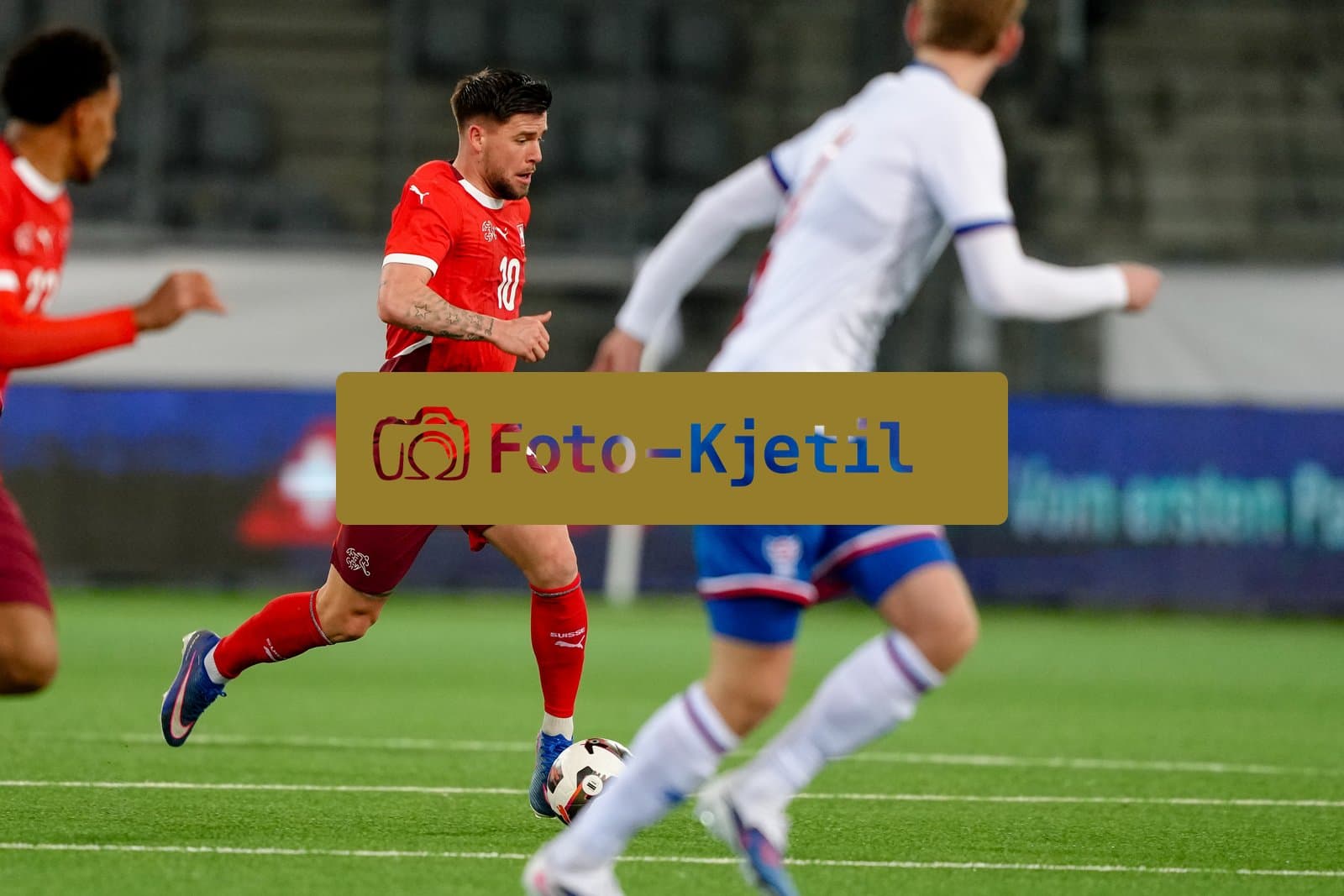 Schweiz: EM-Qualifikation U21 2026, Schweiz vs Färöer-Inseln - Stockhorn Arena, Thun: Liam Chipperfield (10 Men Switzerland)