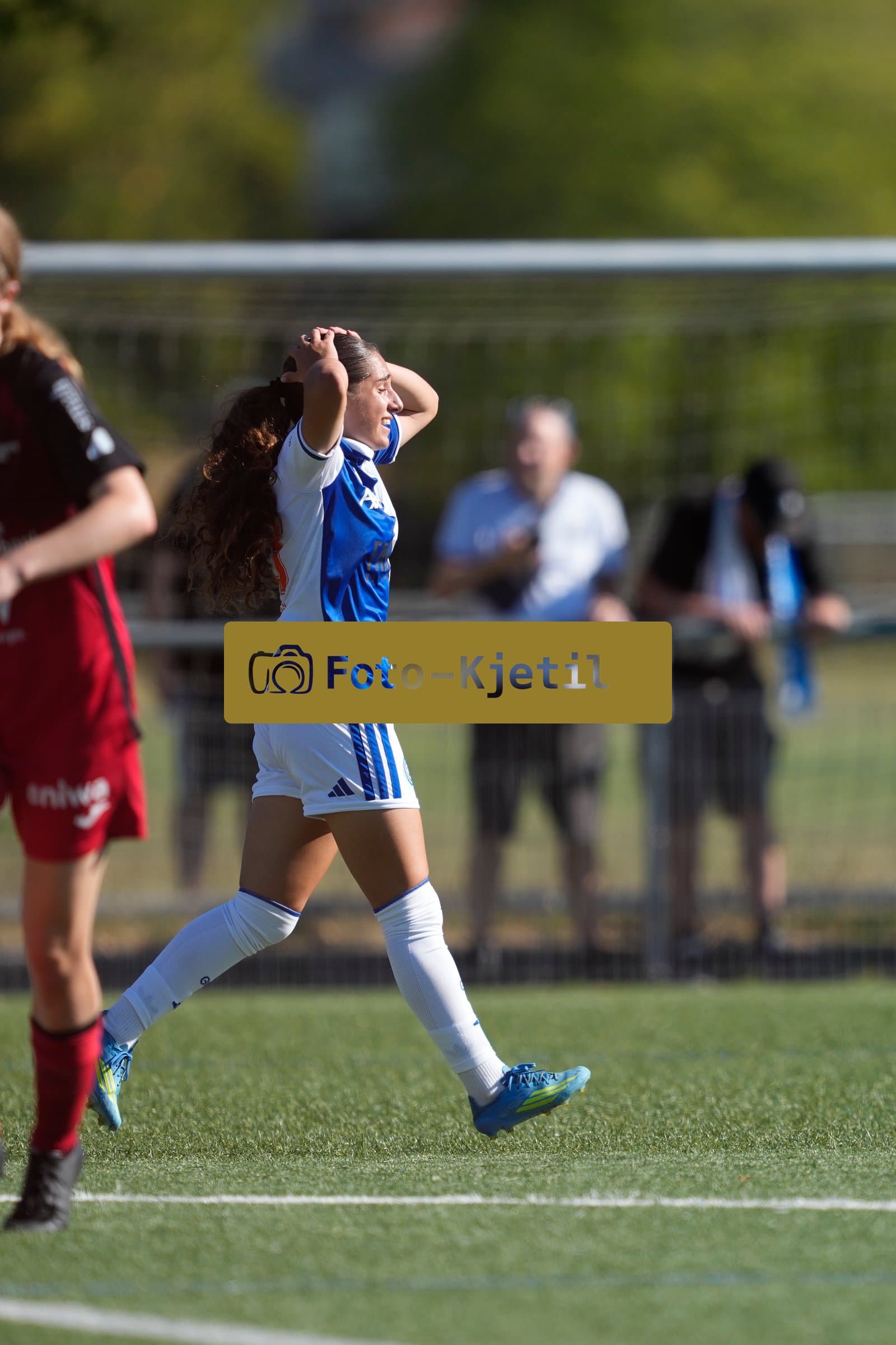 Schweiz: AXA Women's Super League 2026/2027, FC Aarau Frauen vs GC Frauenfussball - Sportanlage Schachen, Aarau: Ilaria Nerea Maddaloni (33 Grasshoppers) nach einer grossen Möglichkeit