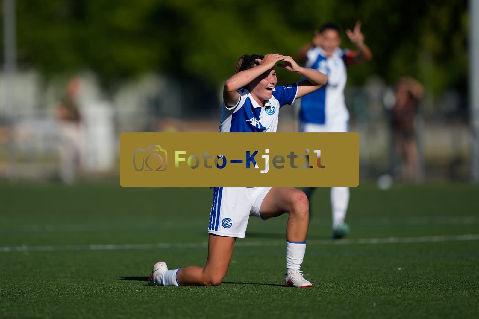 Schweiz: AXA Women's Super League 2026/2027, FC Aarau Frauen vs GC Frauenfussball - Sportanlage Schachen, Aarau: Giulia Looser (24 Grasshoppers) jubelt ungläubig nach ihrem Tor