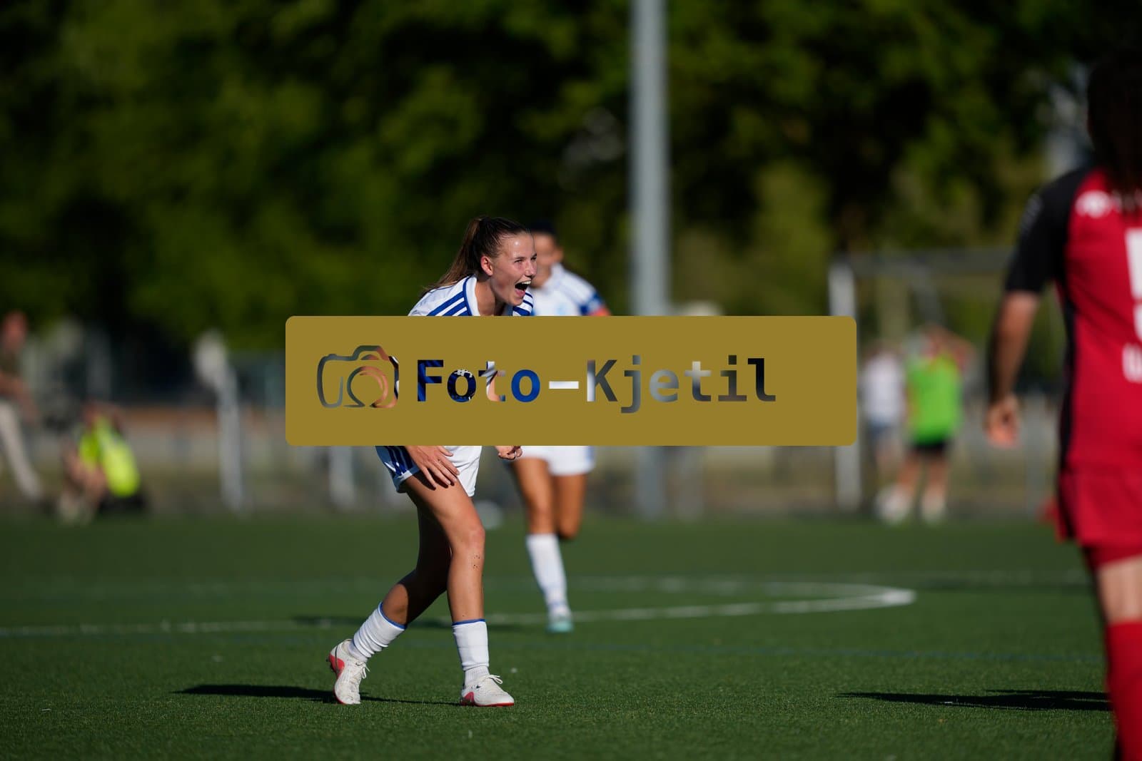 Schweiz: AXA Women's Super League 2026/2027, FC Aarau Frauen vs GC Frauenfussball - Sportanlage Schachen, Aarau: Giulia Looser (24 Grasshoppers) jubelt ungläubig nach ihrem Tor
