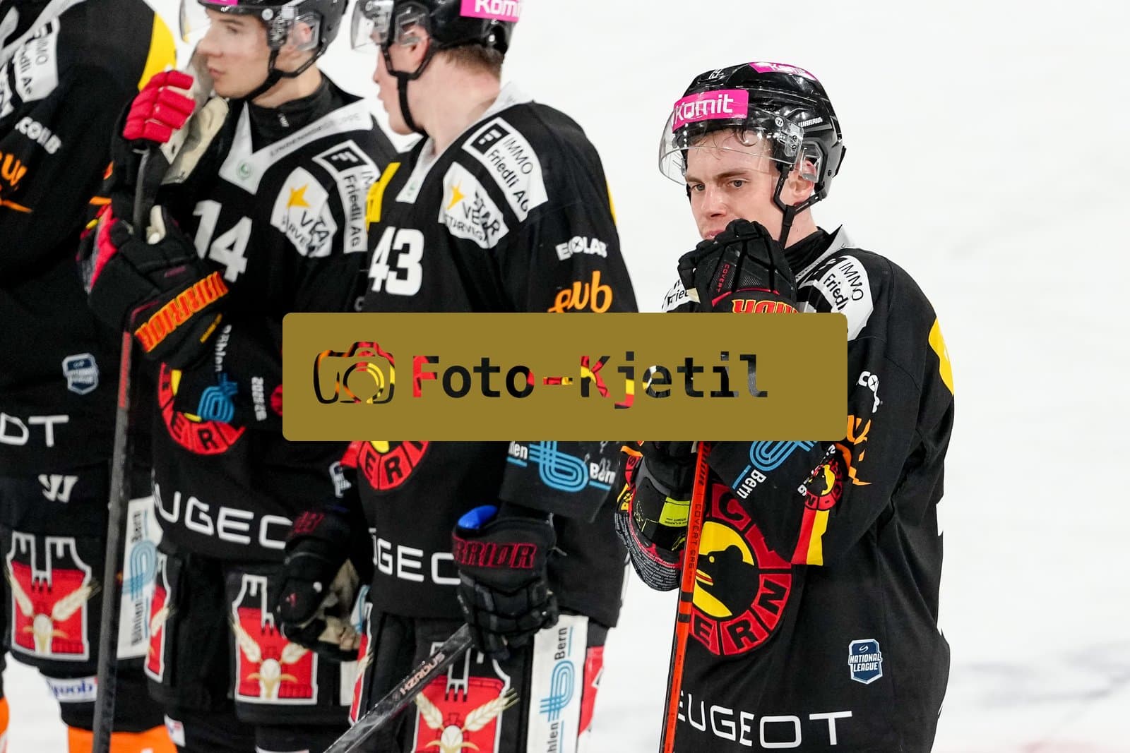 Schweiz: National League Play-In Runde 2, Spiel 1 2025/26, SC Bern vs SC Rapperswil-Jona Lakers - PostFinance Arena, Bern: Waltteri Merelä - Waltteri Merela (19 SCB) enttäuscht nach der Niederlage