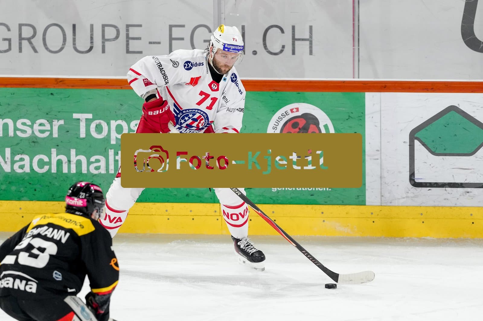 Schweiz: National League Play-In Runde 2, Spiel 1 2025/26, SC Bern vs SC Rapperswil-Jona Lakers - PostFinance Arena, Bern: Nicklas Jensen (71 SCRJ) in Aktion
