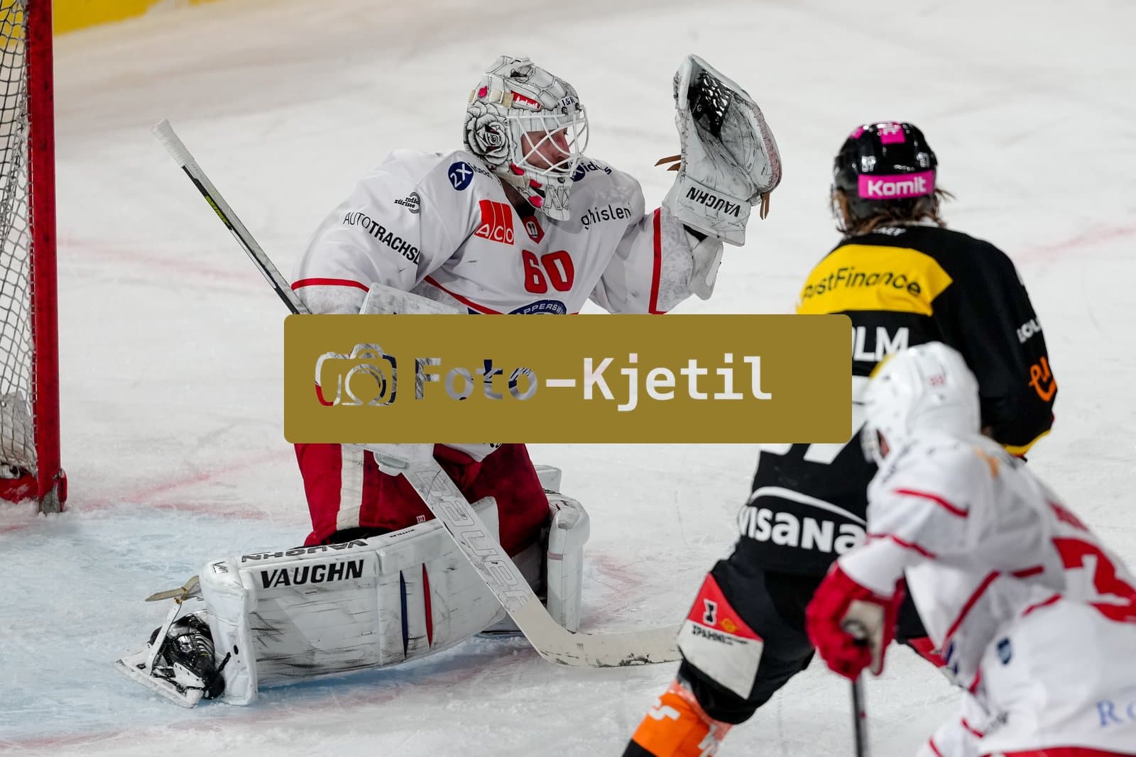 Schweiz: National League Play-In Runde 2, Spiel 1 2025/26, SC Bern vs SC Rapperswil-Jona Lakers - PostFinance Arena, Bern: Torhüter Melvin Nyffeler (60 SCRJ) in Aktion