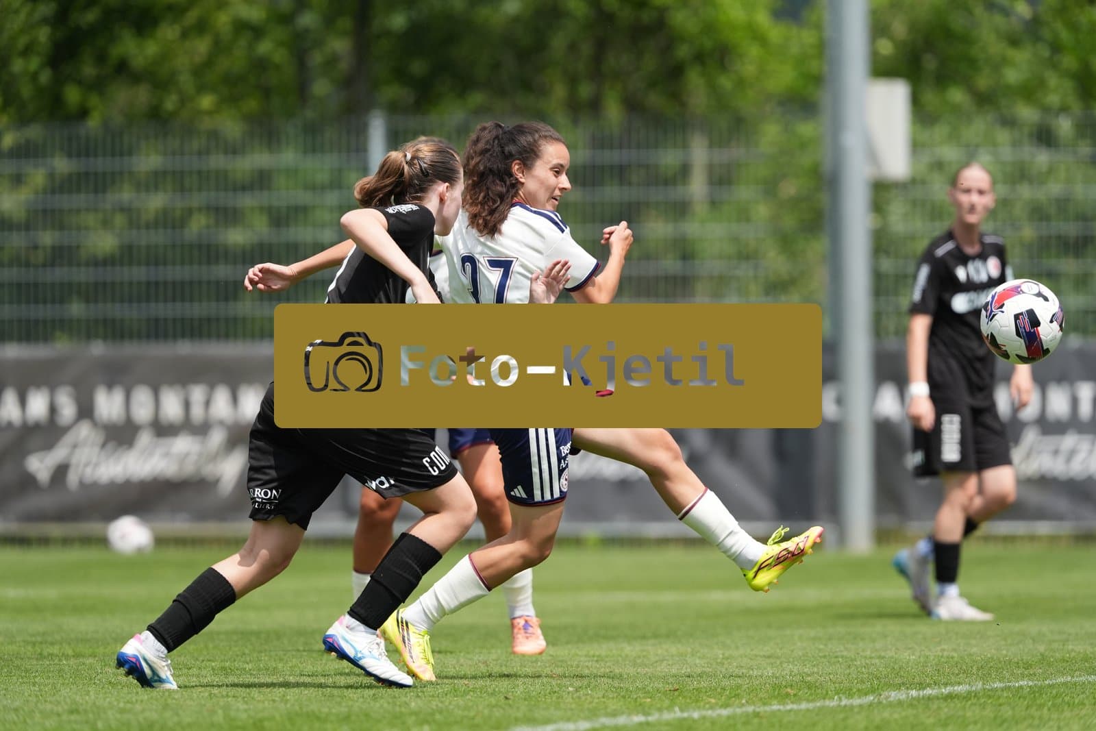 Crans-Montana, Switzerland - July 25: Camila Mingard (37 SFCCF) scored during the AXA Women's Super League match between Servette FC Chenois Feminin and FC Sion Feminin at Stade du Christ-Roi on July 25, 2026 in Crans-Montana, Switzerland.
