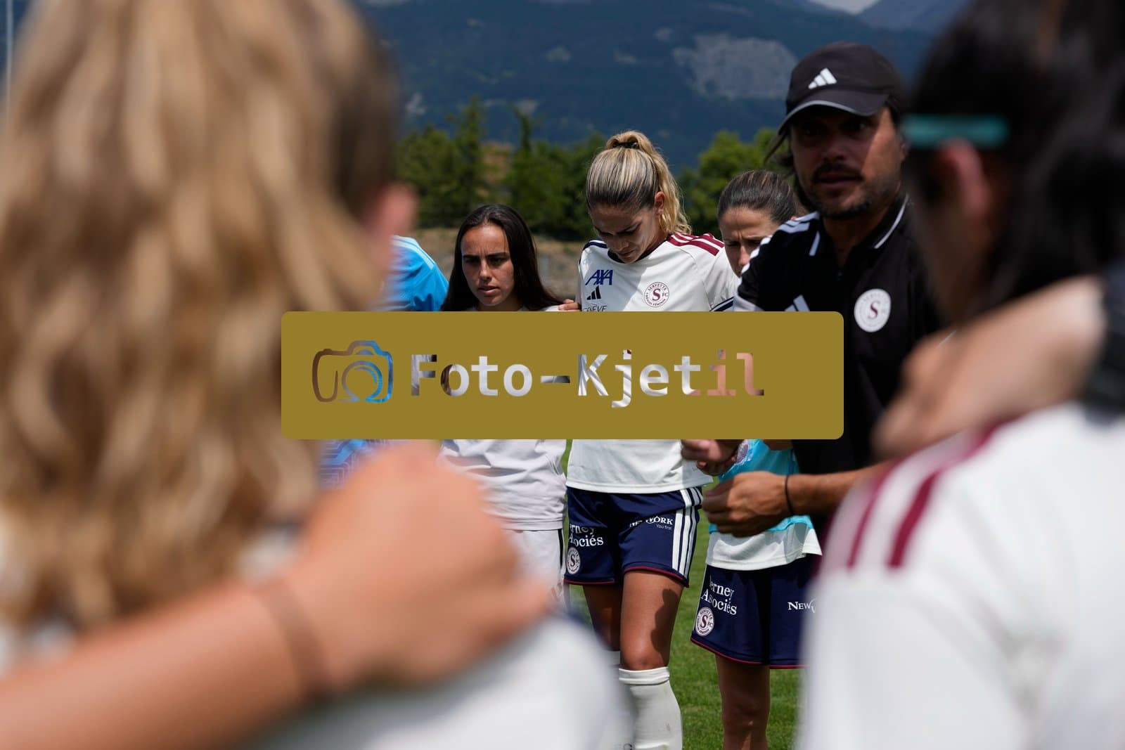 Crans-Montana, Switzerland - July 25: Headcoach and the Team after the game the AXA Women's Super League match between Servette FC Chenois Feminin and FC Sion Feminin at Stade du Christ-Roi on July 25, 2026 in Crans-Montana, Switzerland.