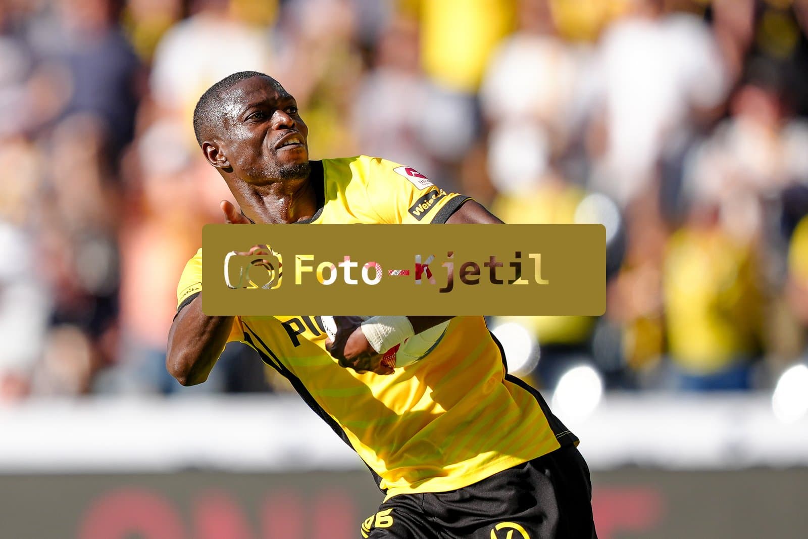 Schweiz: Super League 2025 - 2026, BSC Young Boys vs FC St. Gallen - Stadion Wankdorf, Bern: Ebrima Colley (11 Young Boys) jubelt nach dem Ausgleichstreffer zum 1:1