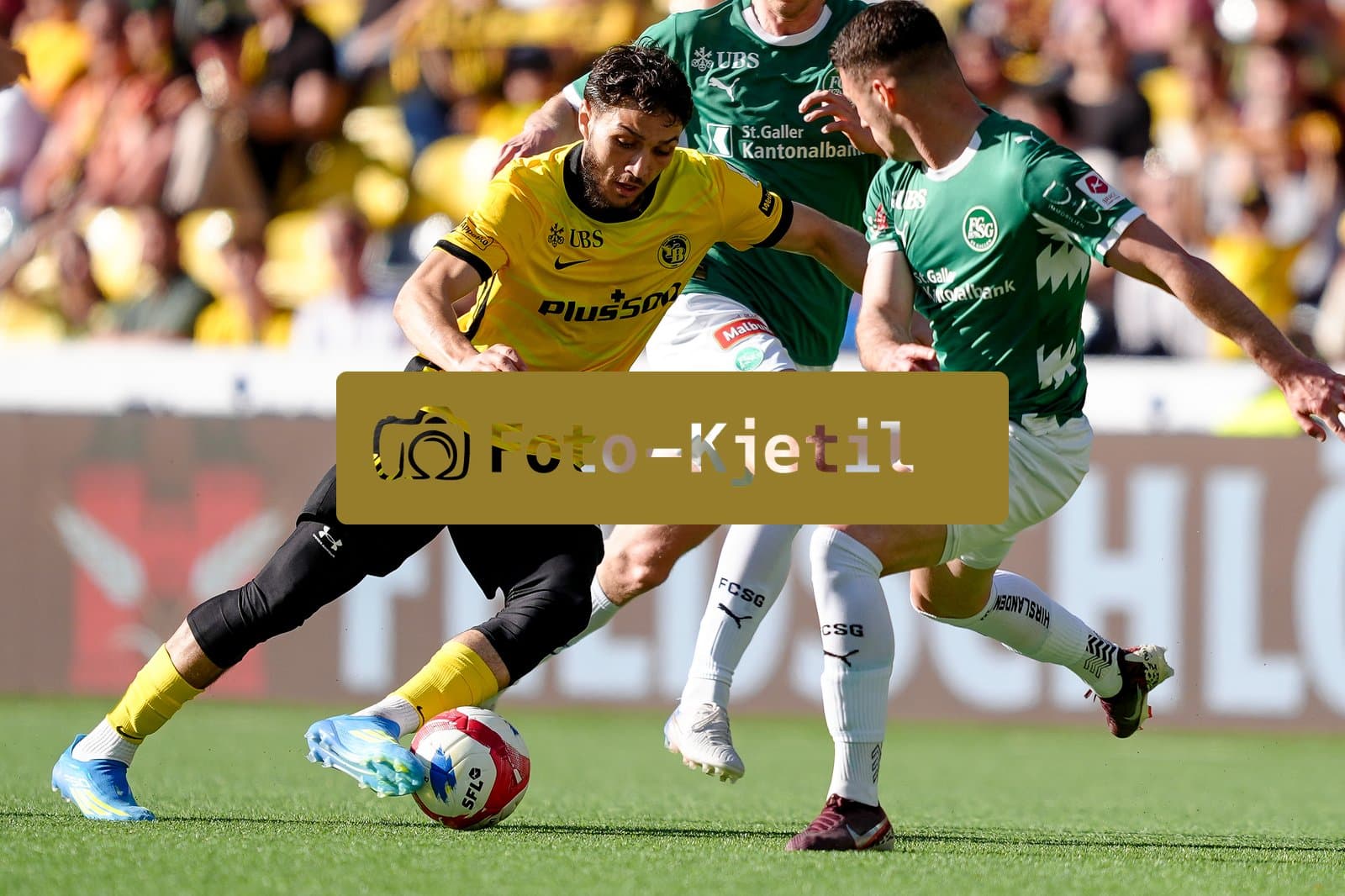 Schweiz: Super League 2025 - 2026, BSC Young Boys vs FC St. Gallen - Stadion Wankdorf, Bern: Jaouen Hadjam (3 Young Boys) nach Verletzungspause zurück im Spiel