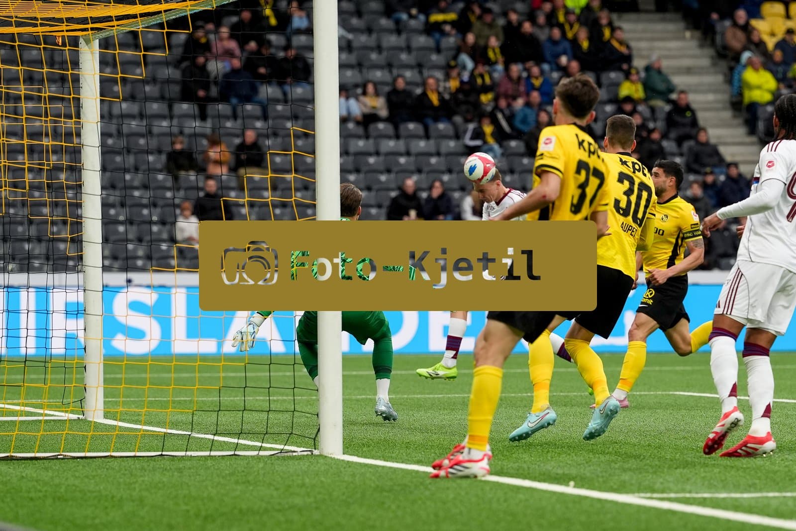 Schweiz: Super League 2025/26, BSC Young Boys vs Servette FC - Stadion Wankdorf, Bern: Thomas Lopes (36 SFC) trifft zum 1:0