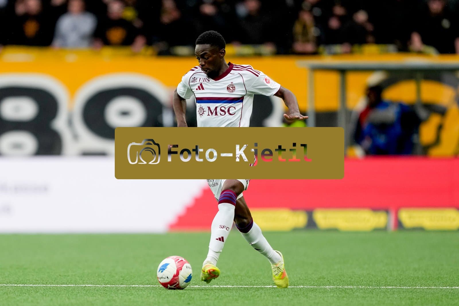 Schweiz: Super League 2025/26, BSC Young Boys vs Servette FC - Stadion Wankdorf, Bern: Bradley Mazikou (18 Servette)