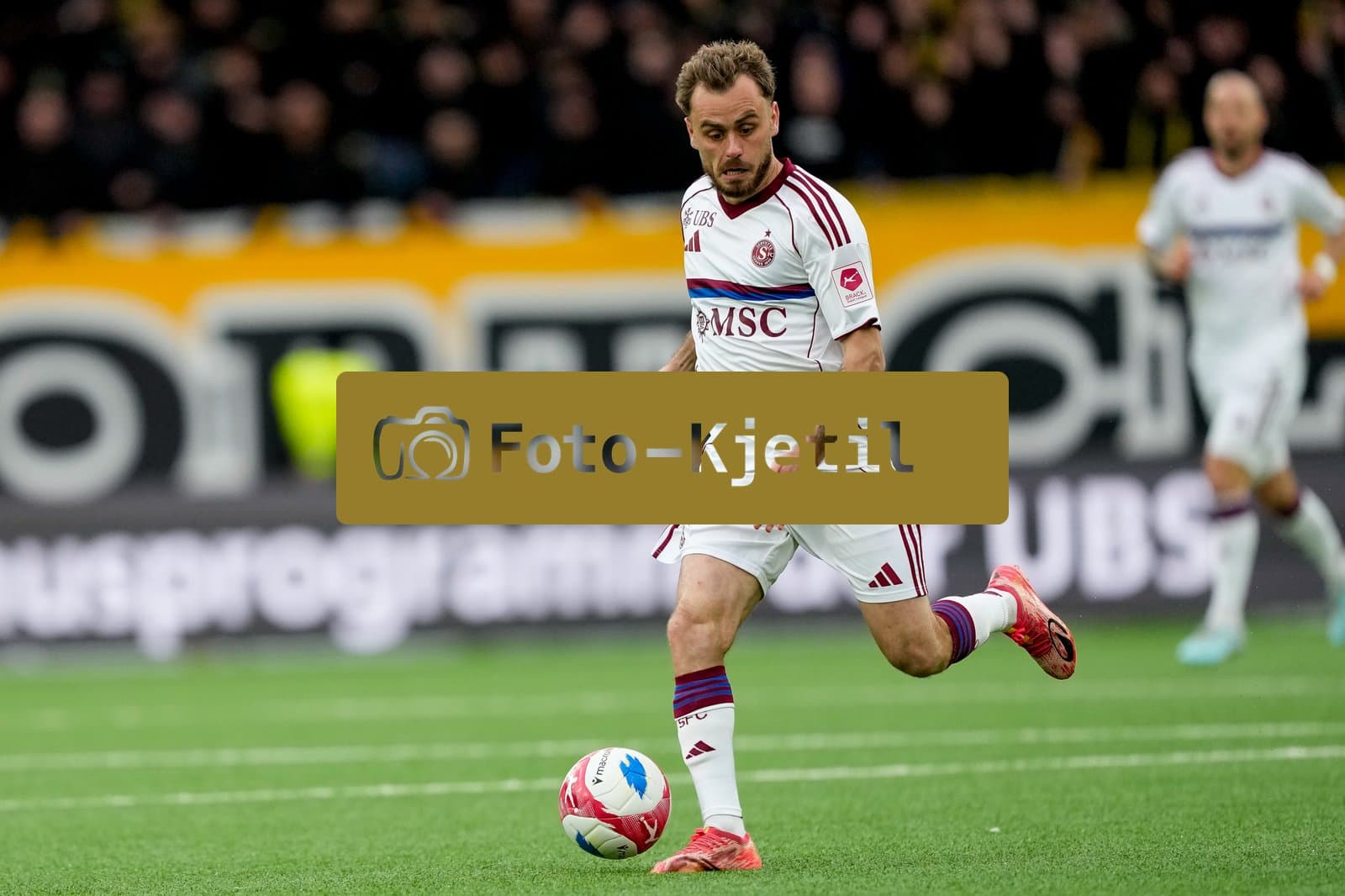 Schweiz: Super League 2025/26, BSC Young Boys vs Servette FC - Stadion Wankdorf, Bern: Timothe Cognat (8 SFC)