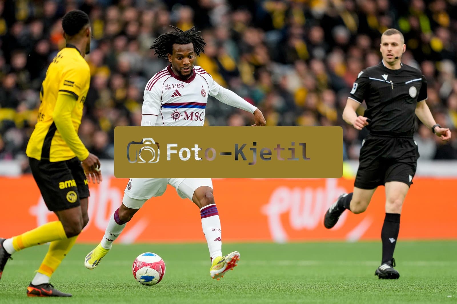 Schweiz: Super League 2025/26, BSC Young Boys vs Servette FC - Stadion Wankdorf, Bern: Junior Kadile (10 SFC)
