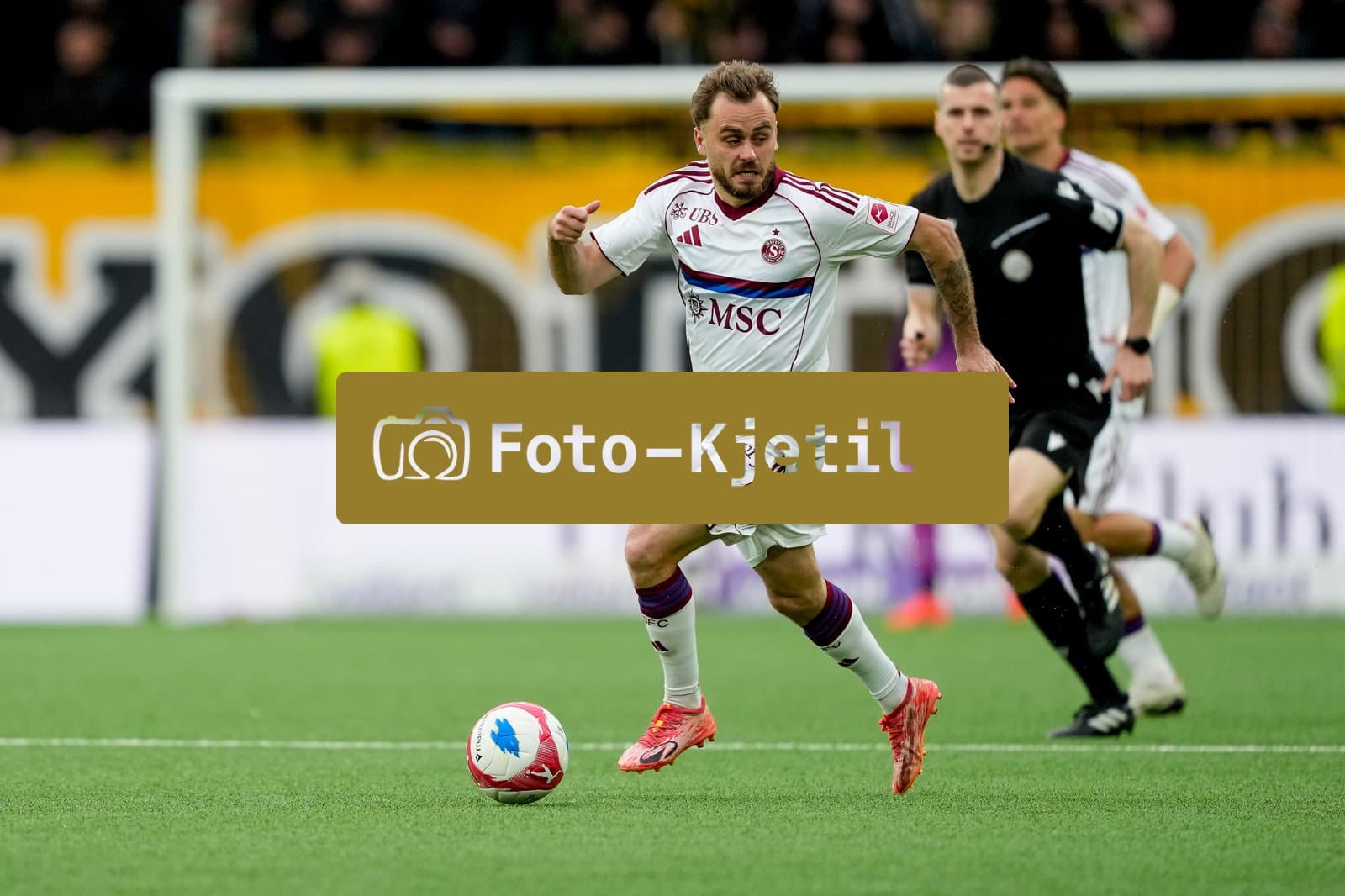 Schweiz: Super League 2025/26, BSC Young Boys vs Servette FC - Stadion Wankdorf, Bern: Timothe Cognat (8 SFC)