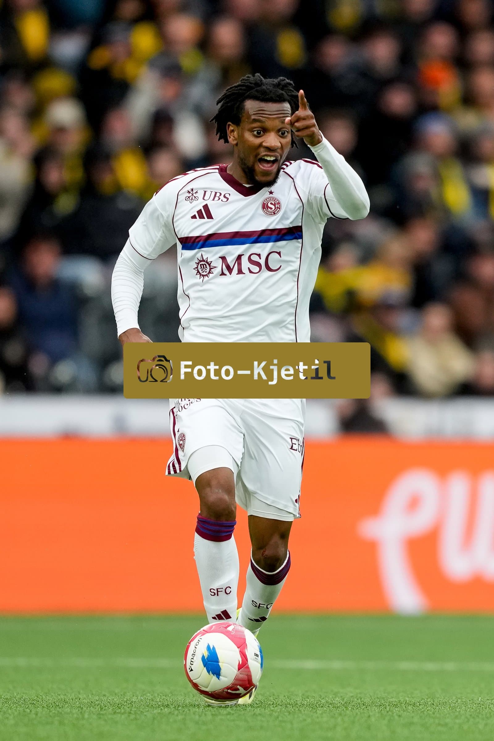 Schweiz: Super League 2025/26, BSC Young Boys vs Servette FC - Stadion Wankdorf, Bern: Junior Kadile (10 SFC)