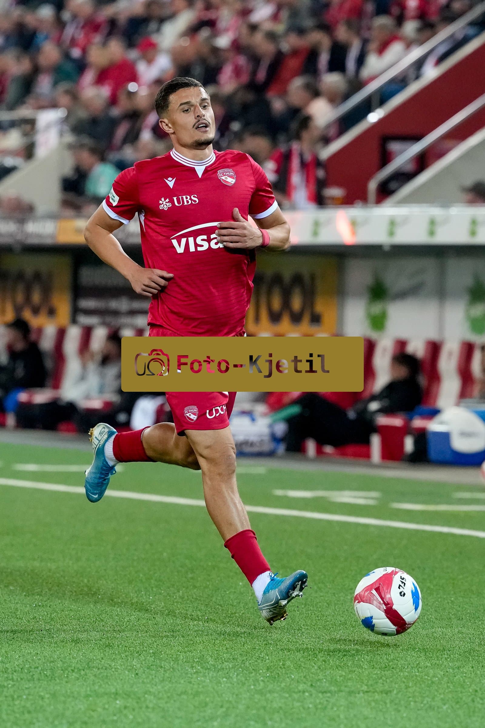 Schweiz: Super League 2025 - 2026, FC Thun vs FC Lugano - Stockhorn Arena, Thun: Elmin Rastoder (74 Thun)