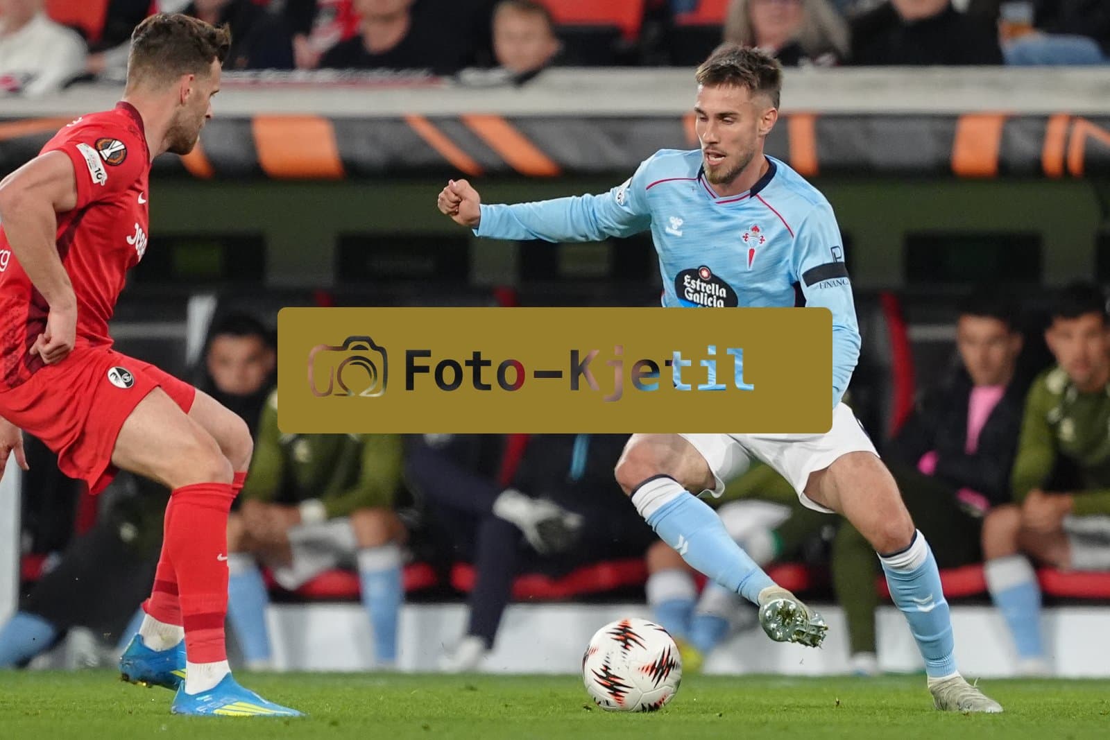 Deutschland: UEFA Europa League Viertelfinale Hinspiel 2025/26, SC Freiburg vs Celta Vigo - Europa-Park-Stadion, Freiburg im Breisgau: Oscar Mingueza (3 Celta)