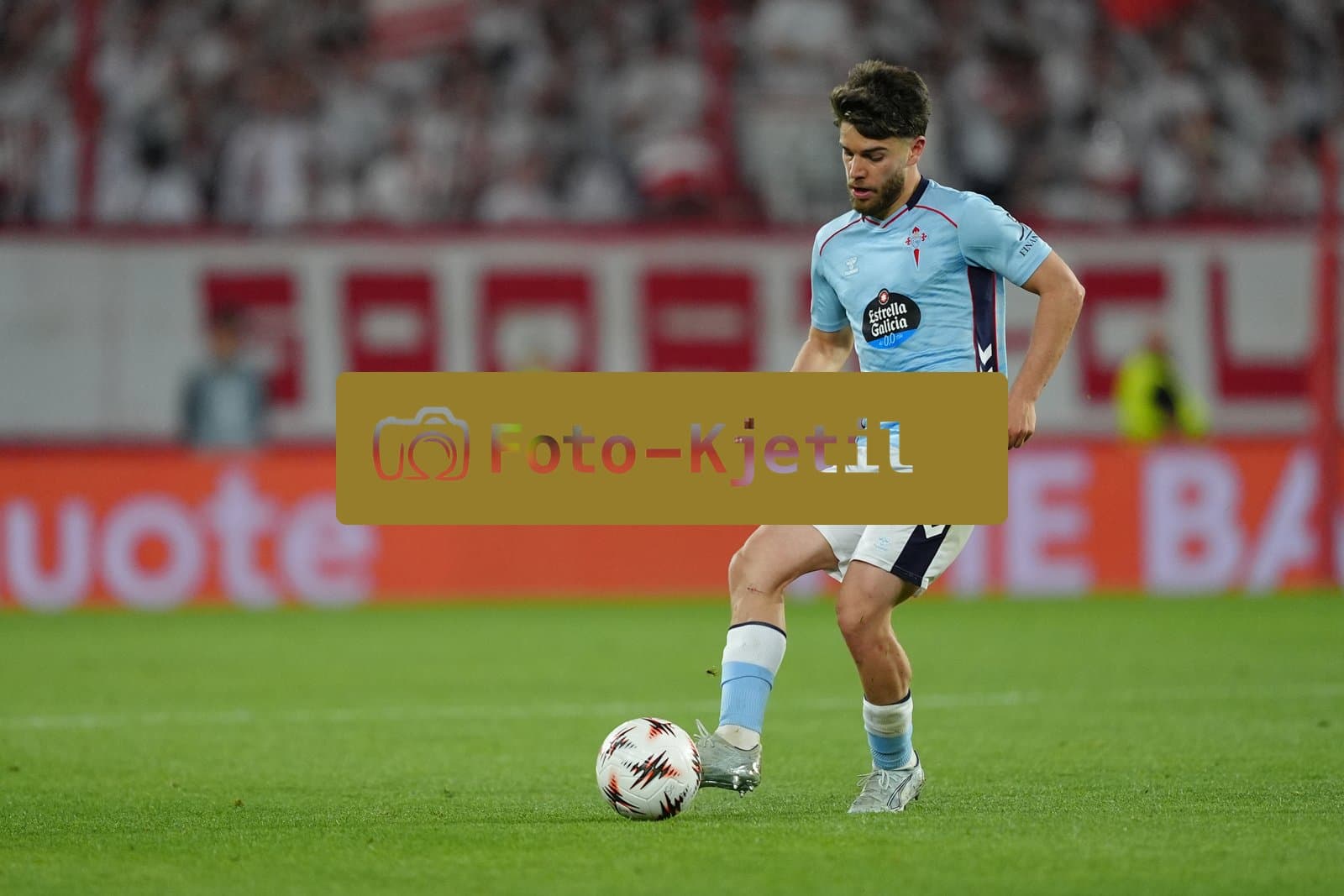 Deutschland: UEFA Europa League Viertelfinale Hinspiel 2025/26, SC Freiburg vs Celta Vigo - Europa-Park-Stadion, Freiburg im Breisgau: Sergio Carreira (5 Celta)