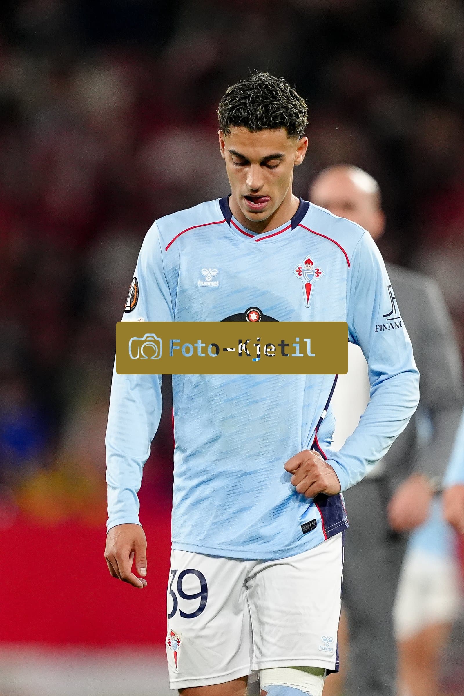 Deutschland: UEFA Europa League Viertelfinale Hinspiel 2025/26, SC Freiburg vs Celta Vigo - Europa-Park-Stadion, Freiburg im Breisgau: Jones El-Abdellaoui (39 Celta) enttäuscht nach der Niederlage