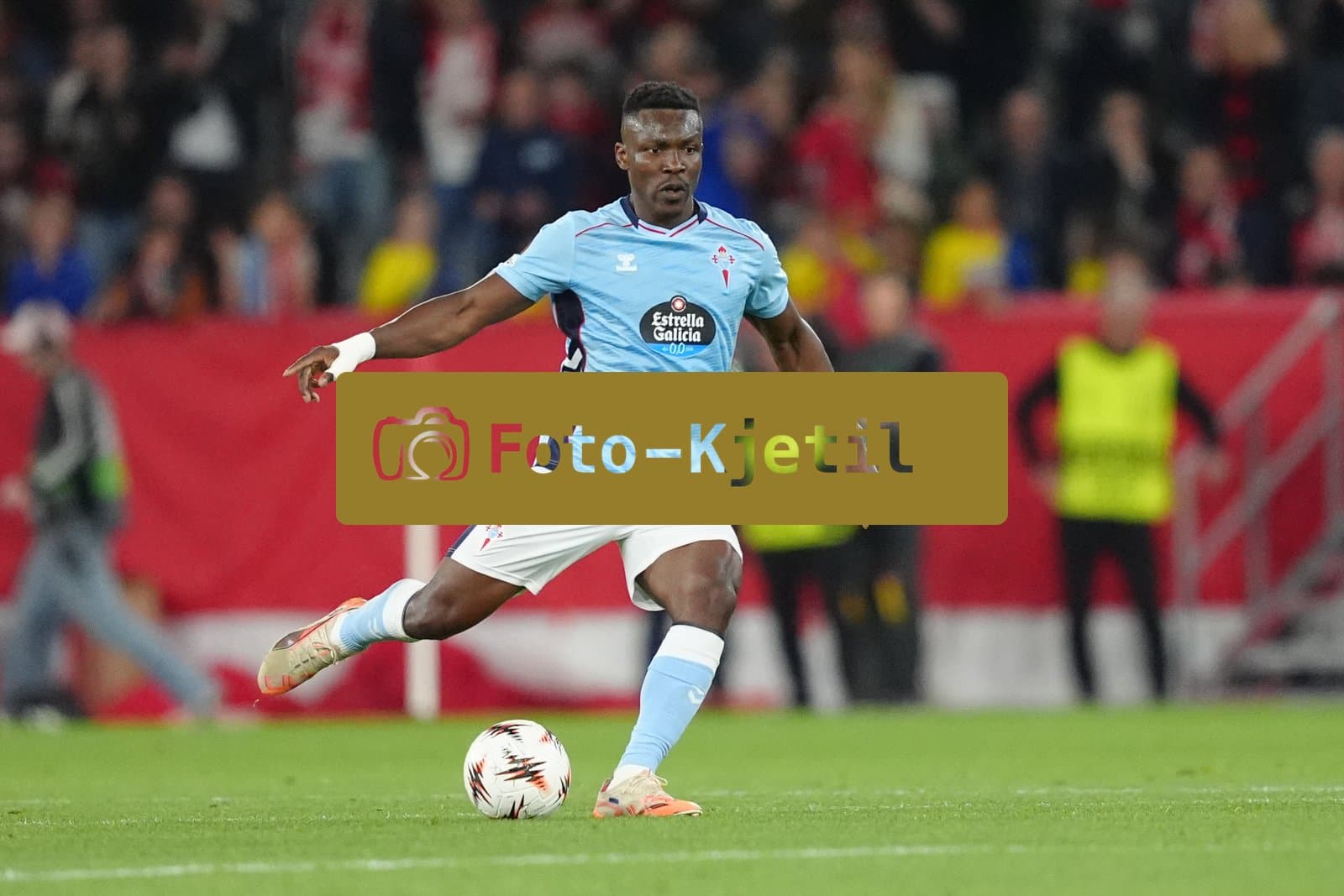 Deutschland: UEFA Europa League Viertelfinale Hinspiel 2025/26, SC Freiburg vs Celta Vigo - Europa-Park-Stadion, Freiburg im Breisgau: Joseph Aidoo (4 Celta)